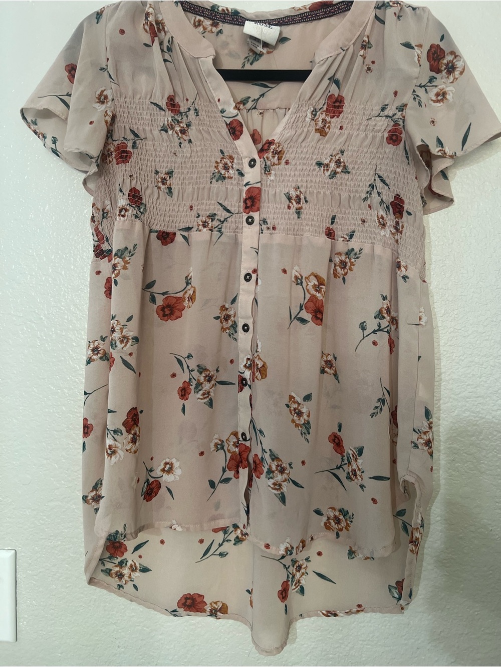 Knox Rose Floral Smocked Button-Front Women’s Top — Blush .Preowned